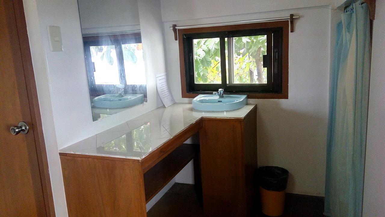 Peria Seafront Pensione Roxas (Palawan) Exterior foto